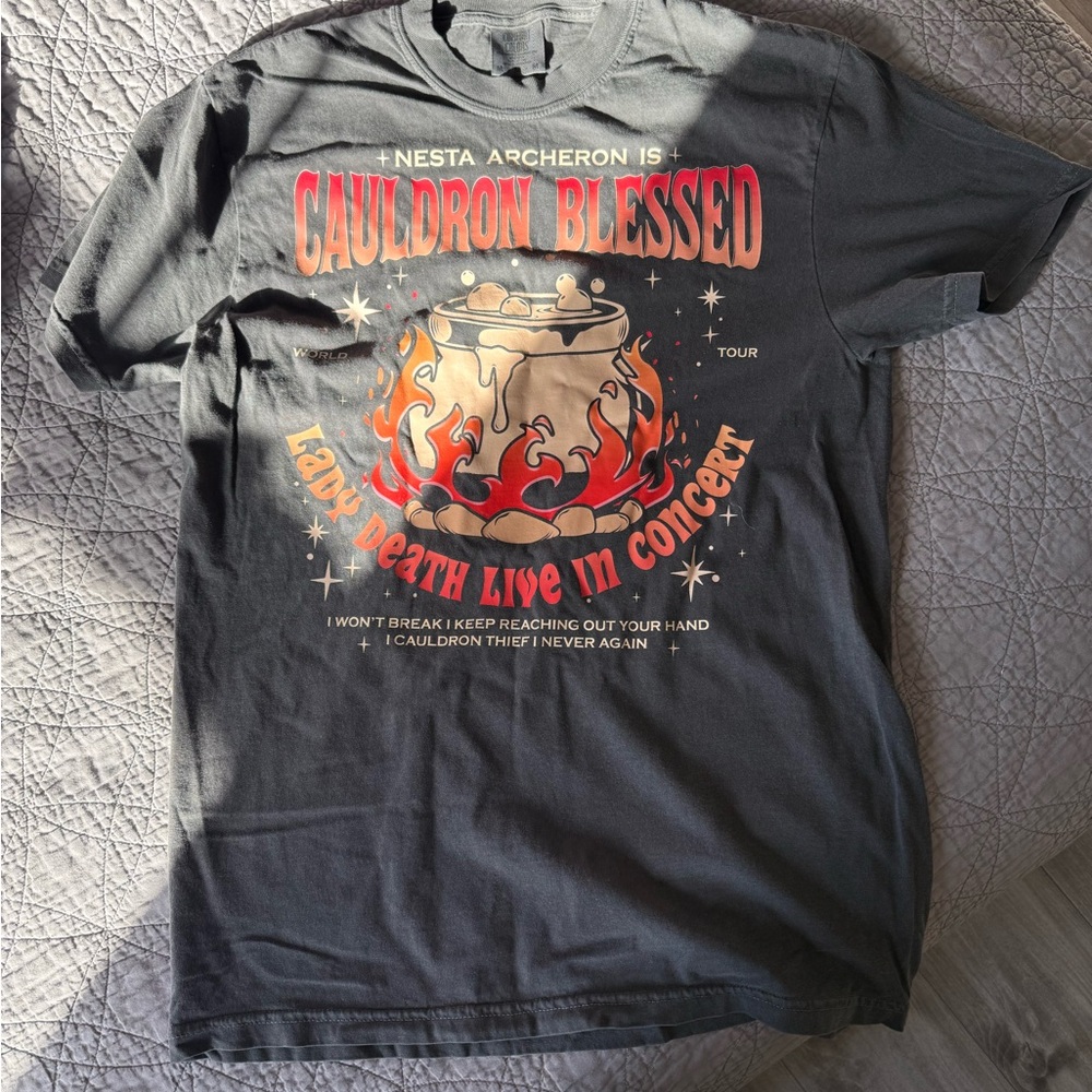 ACOTAR Nesta Gray Graphic T-Shirt with Cauldron Design